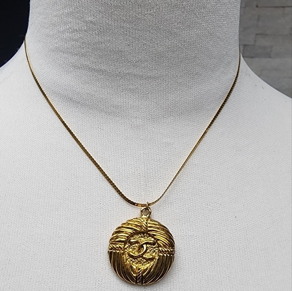 Auth Chanel necklace 4